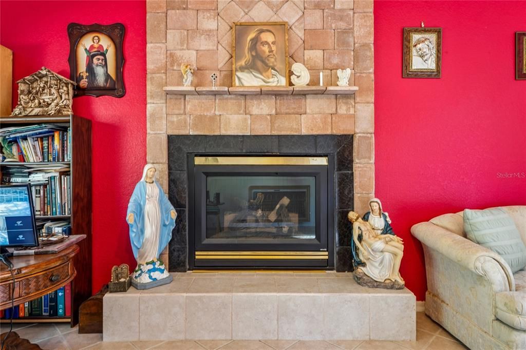 На продажу: $529,999 (3 спален, 2 ванн, 1852 Квадратных фут)