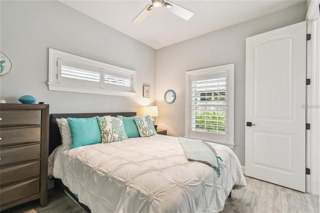 For Sale: $449,000 (1 beds, 1 baths, 780 Square Feet)