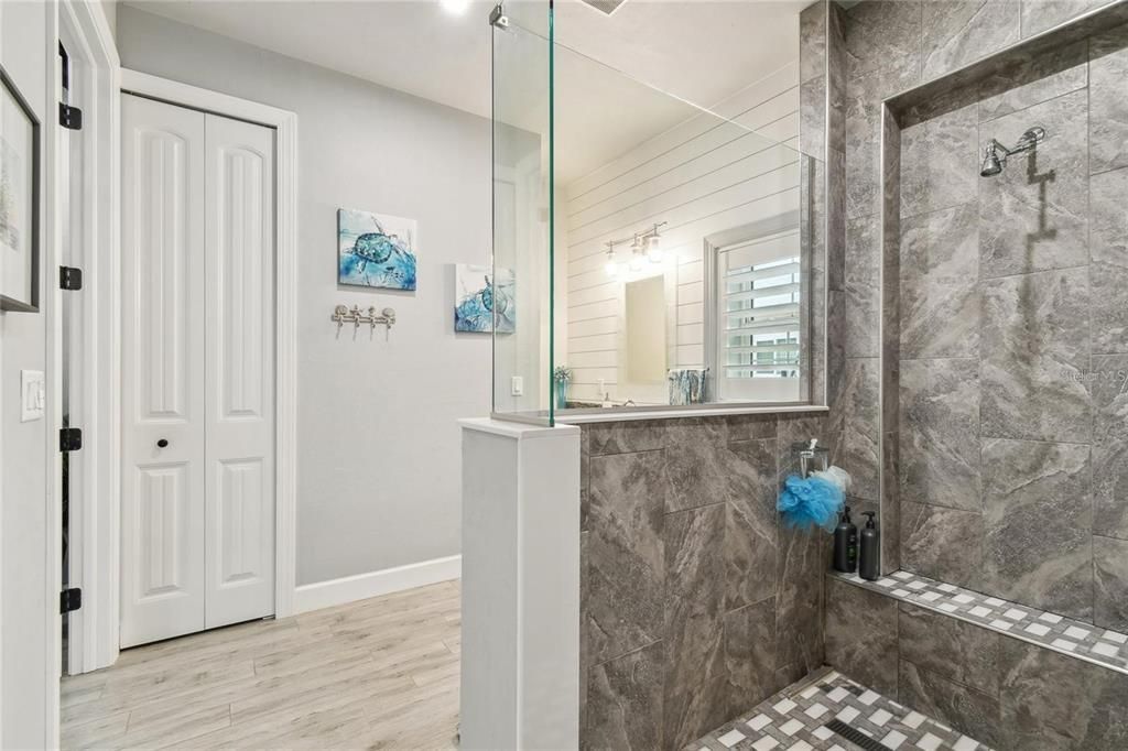 For Sale: $449,000 (1 beds, 1 baths, 780 Square Feet)