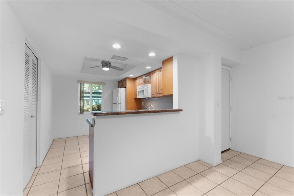 For Rent: $1,800 (2 beds, 2 baths, 1054 Square Feet)