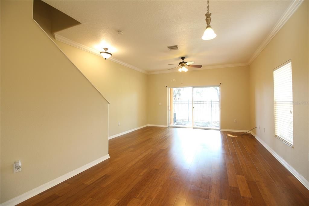 En Renta: $1,950 (4 camas, 3 baños, 1479 Pies cuadrados)