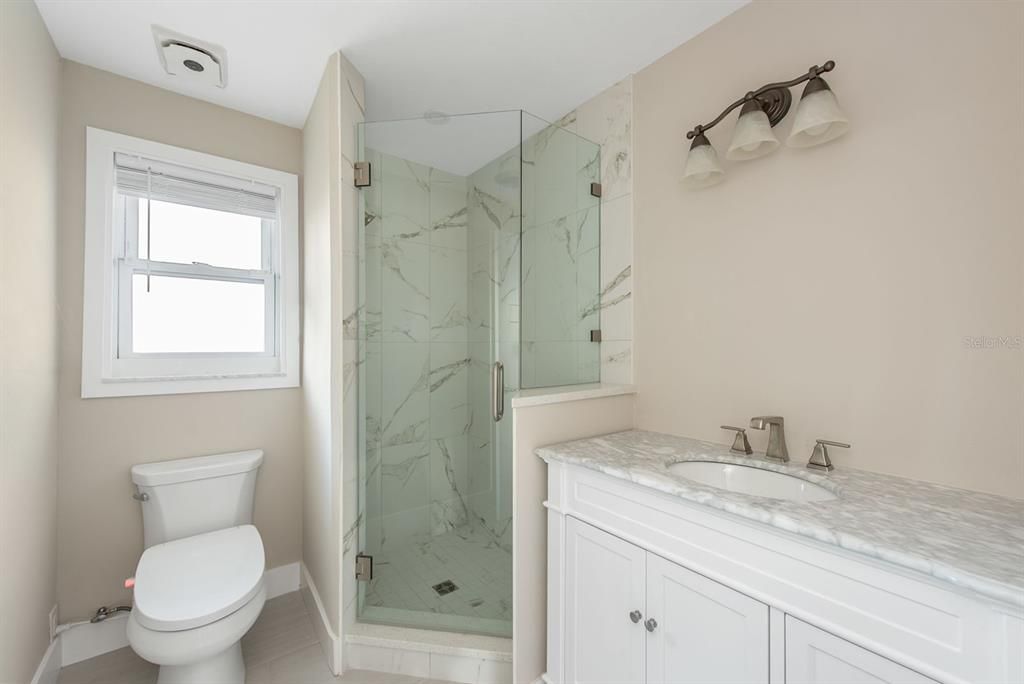 For Sale: $1,250,000 (2 beds, 2 baths, 1599 Square Feet)