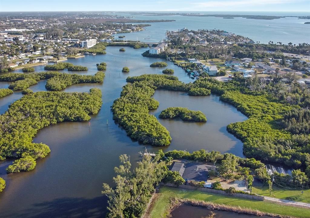 For Sale: $1,250,000 (2 beds, 2 baths, 1599 Square Feet)
