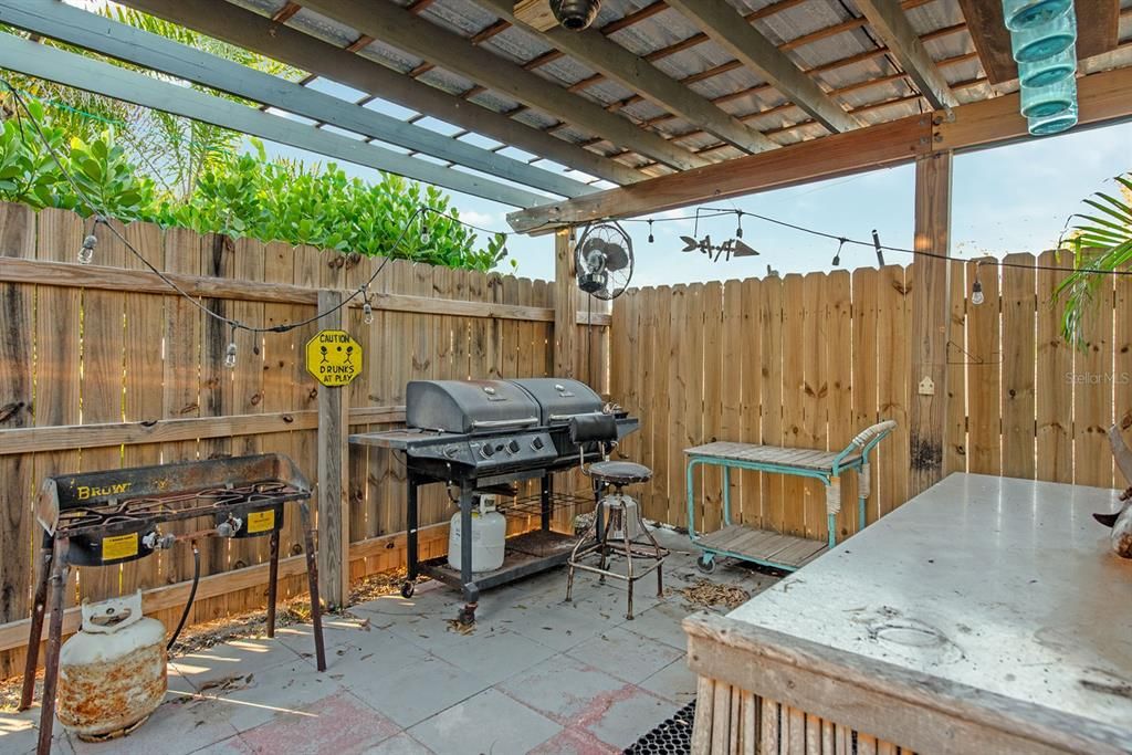 For Sale: $1,250,000 (2 beds, 2 baths, 1599 Square Feet)