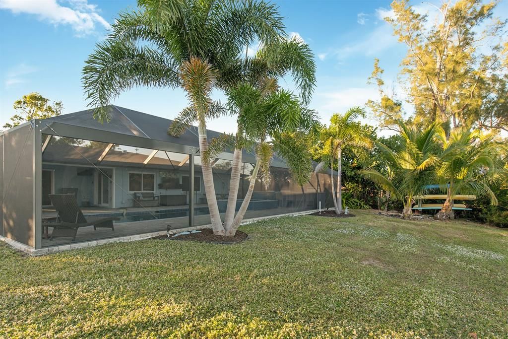 For Sale: $1,250,000 (2 beds, 2 baths, 1599 Square Feet)