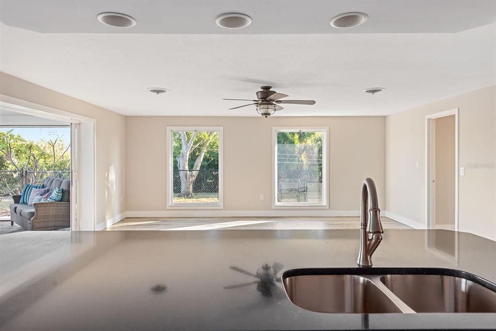 For Sale: $1,250,000 (2 beds, 2 baths, 1599 Square Feet)