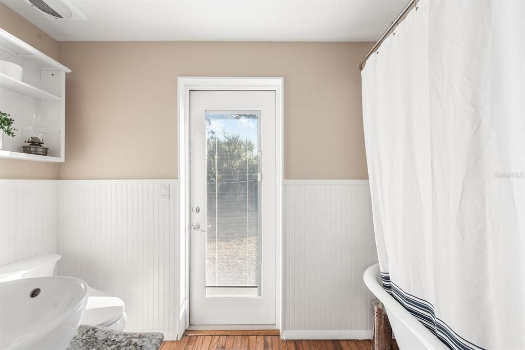 For Sale: $1,250,000 (2 beds, 2 baths, 1599 Square Feet)