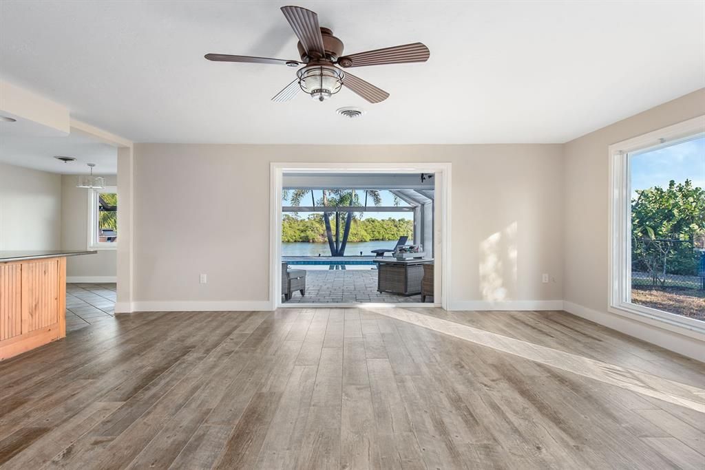 For Sale: $1,250,000 (2 beds, 2 baths, 1599 Square Feet)