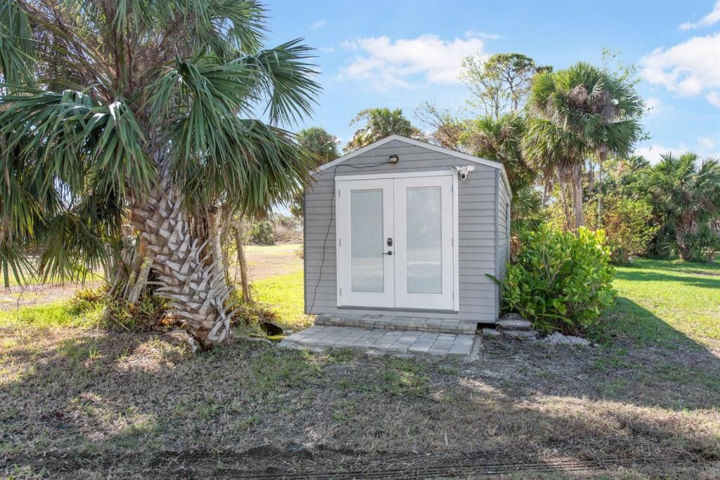 For Sale: $1,250,000 (2 beds, 2 baths, 1599 Square Feet)