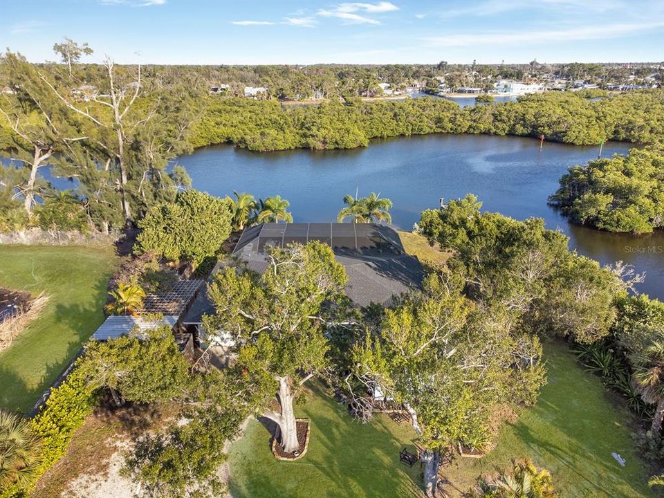 For Sale: $1,250,000 (2 beds, 2 baths, 1599 Square Feet)