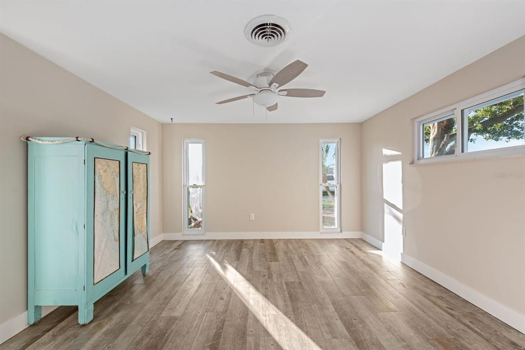 For Sale: $1,250,000 (2 beds, 2 baths, 1599 Square Feet)