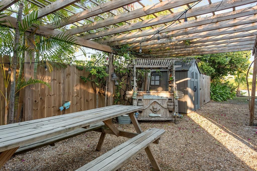 For Sale: $1,250,000 (2 beds, 2 baths, 1599 Square Feet)