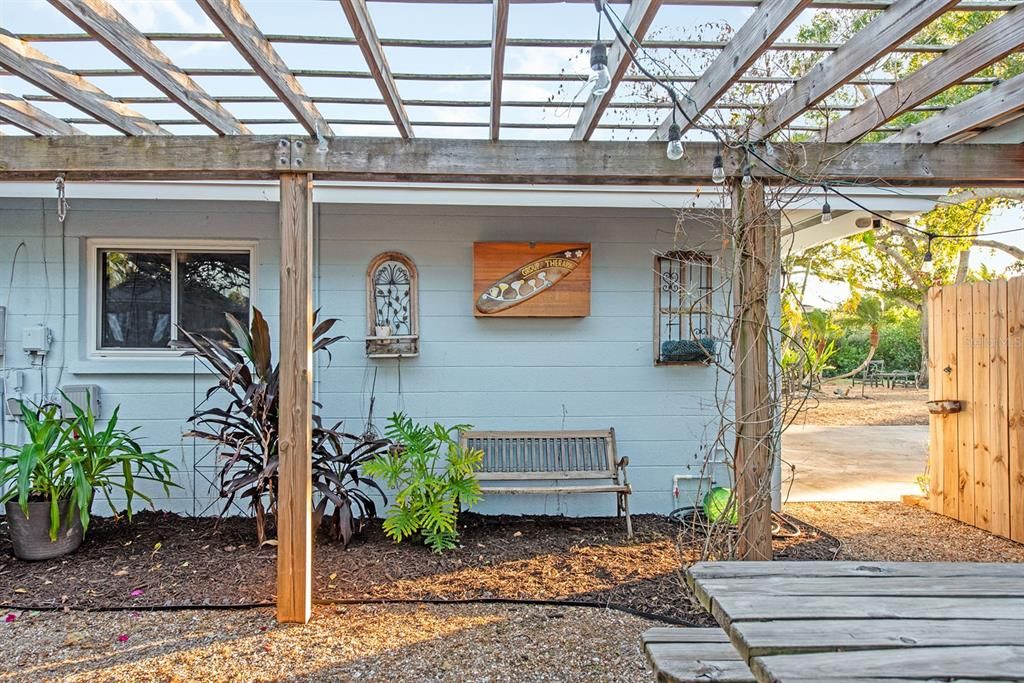 For Sale: $1,250,000 (2 beds, 2 baths, 1599 Square Feet)