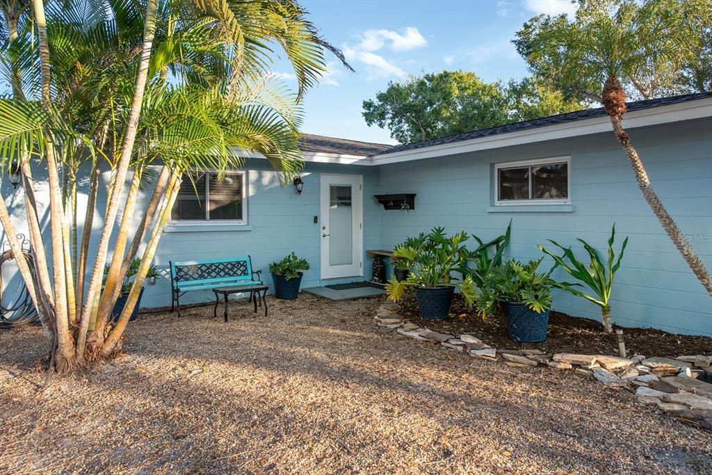 For Sale: $1,250,000 (2 beds, 2 baths, 1599 Square Feet)