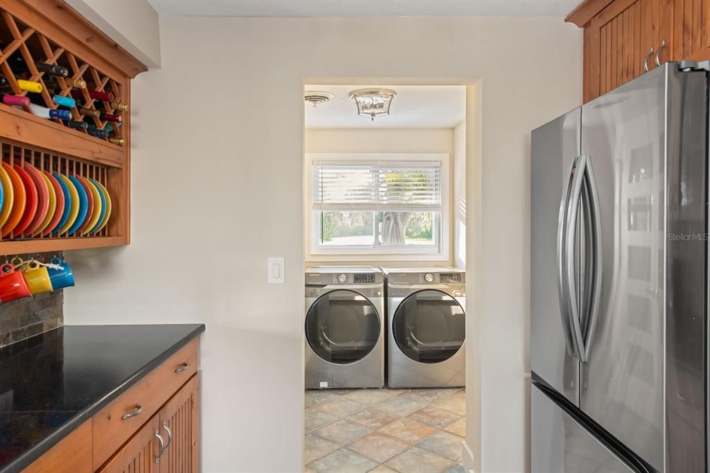 For Sale: $1,250,000 (2 beds, 2 baths, 1599 Square Feet)