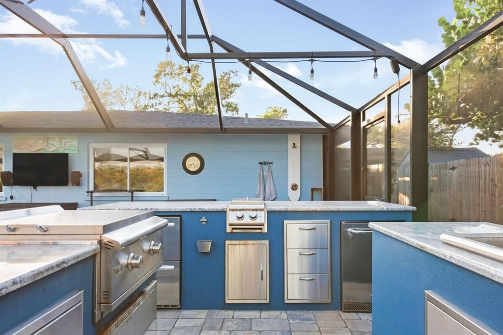 For Sale: $1,250,000 (2 beds, 2 baths, 1599 Square Feet)