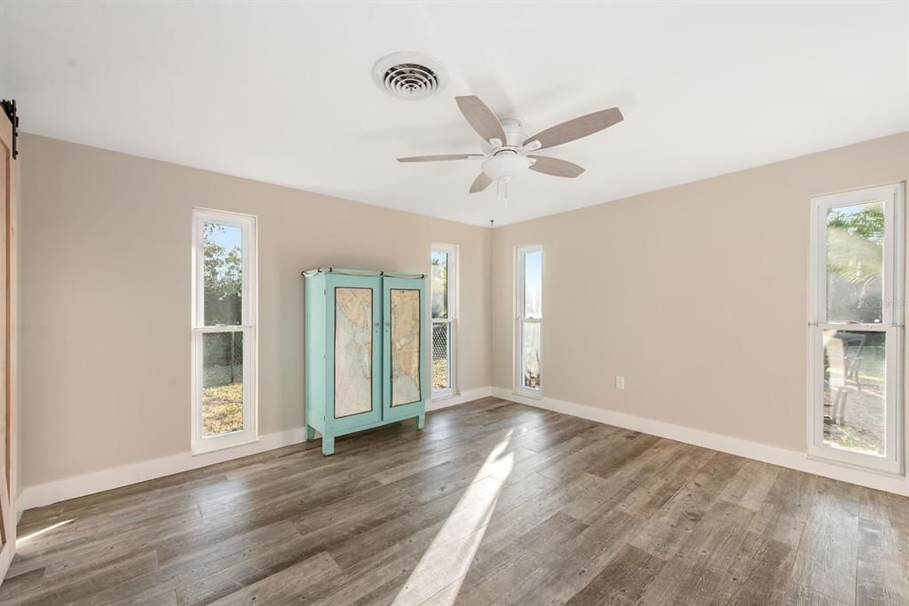 For Sale: $1,250,000 (2 beds, 2 baths, 1599 Square Feet)