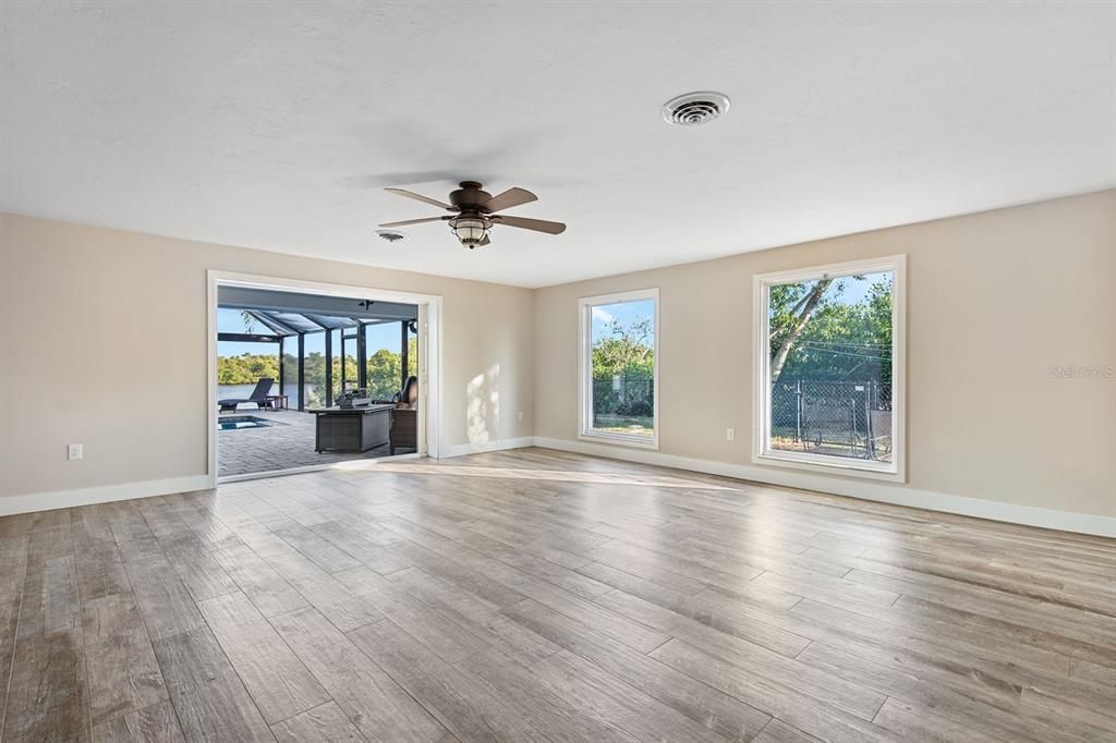 For Sale: $1,250,000 (2 beds, 2 baths, 1599 Square Feet)