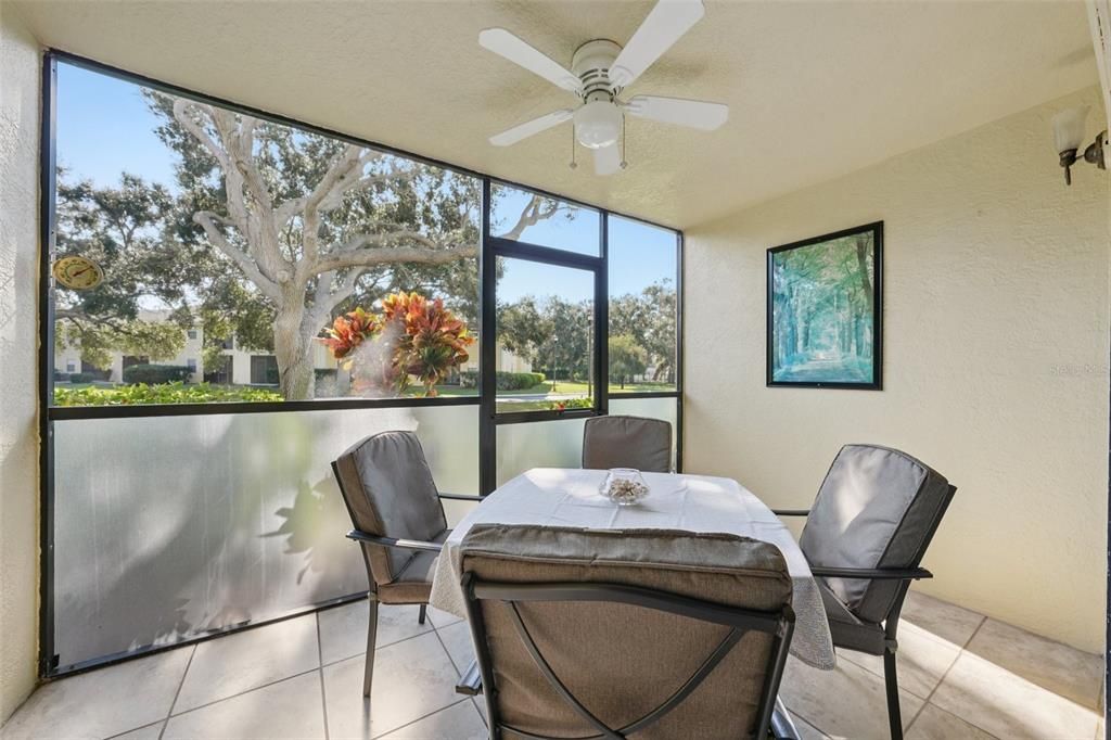 For Sale: $240,000 (2 beds, 2 baths, 1098 Square Feet)