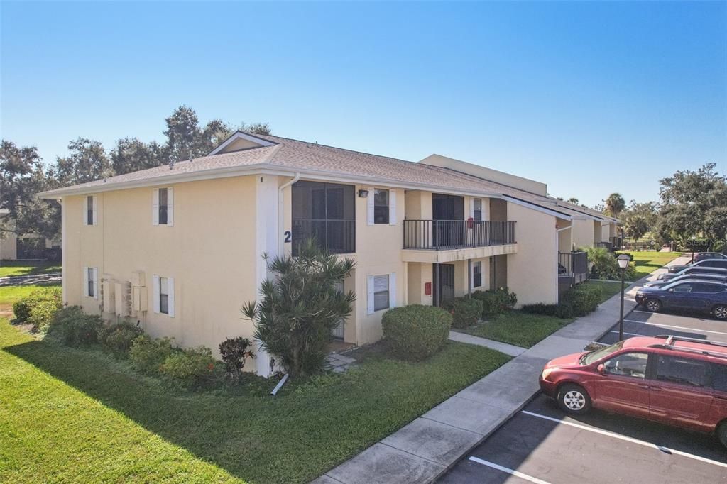 For Sale: $240,000 (2 beds, 2 baths, 1098 Square Feet)