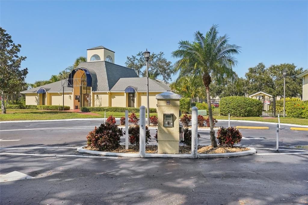 For Sale: $240,000 (2 beds, 2 baths, 1098 Square Feet)