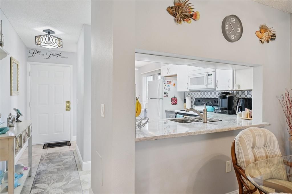 For Sale: $240,000 (2 beds, 2 baths, 1098 Square Feet)