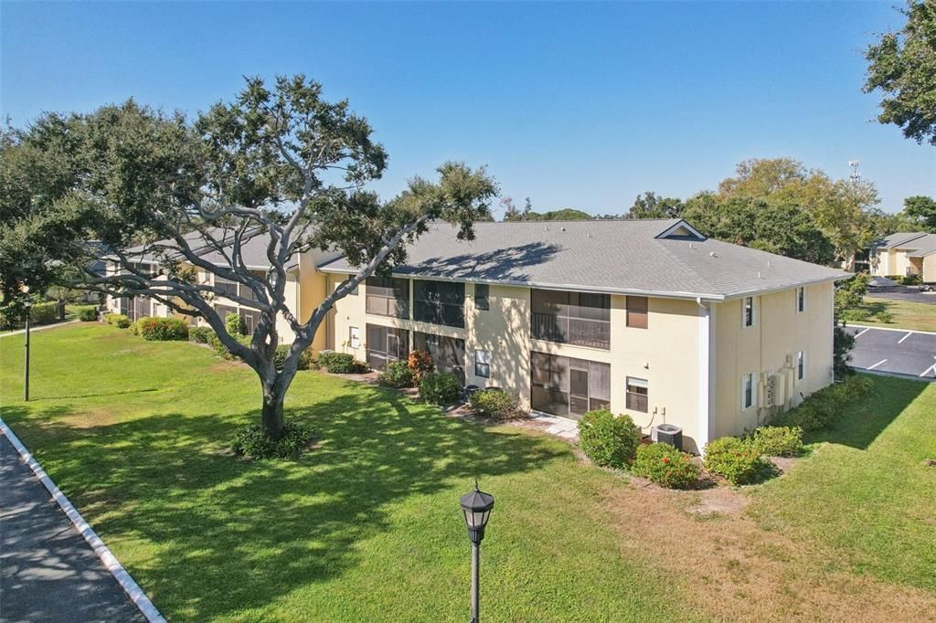 For Sale: $240,000 (2 beds, 2 baths, 1098 Square Feet)