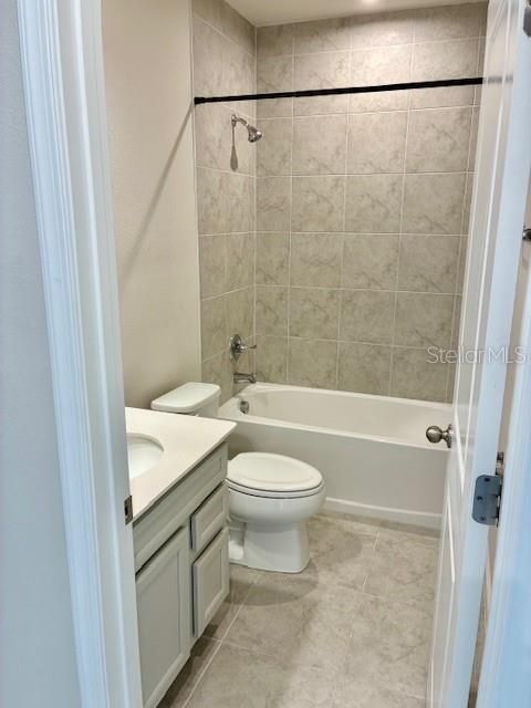 В аренду: $2,200 (3 спален, 2 ванн, 1808 Квадратных фут)