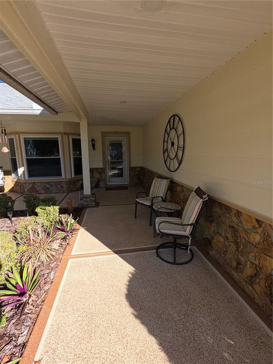 合同活跃: $339,000 (2 贝兹, 2 浴室, 1744 平方英尺)