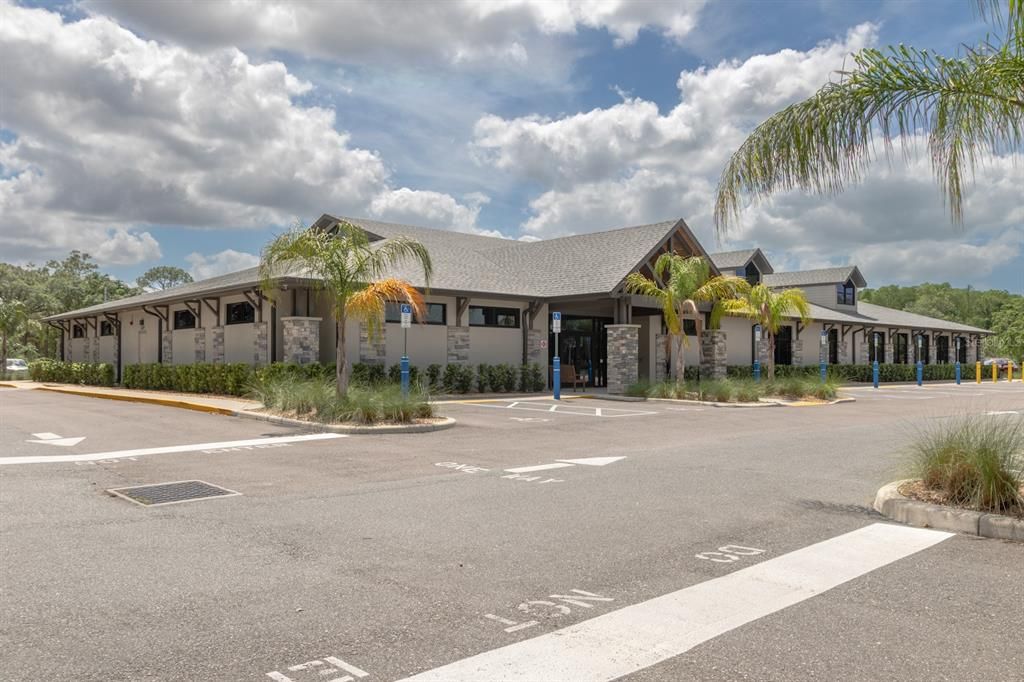 合同活跃: $339,000 (2 贝兹, 2 浴室, 1744 平方英尺)