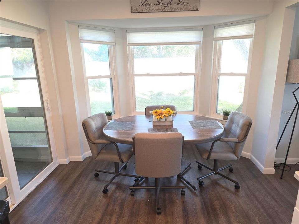 合同活跃: $339,000 (2 贝兹, 2 浴室, 1744 平方英尺)