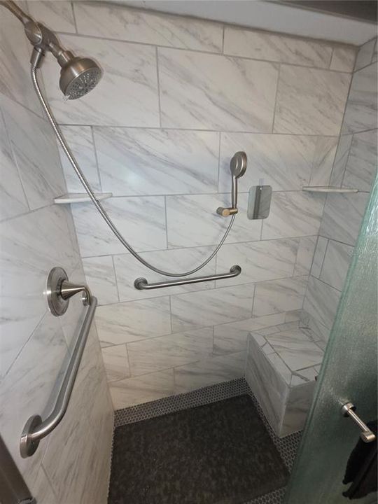 合同活跃: $339,000 (2 贝兹, 2 浴室, 1744 平方英尺)