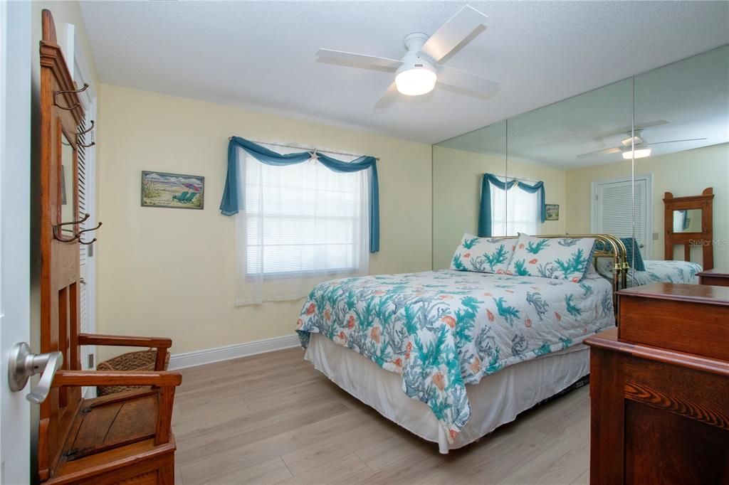 En Venta: $425,000 (2 camas, 2 baños, 2213 Pies cuadrados)