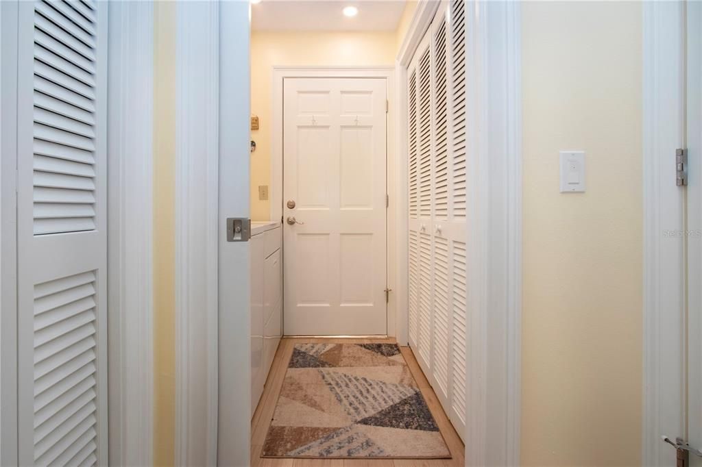 En Venta: $425,000 (2 camas, 2 baños, 2213 Pies cuadrados)