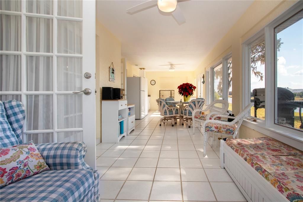 En Venta: $425,000 (2 camas, 2 baños, 2213 Pies cuadrados)