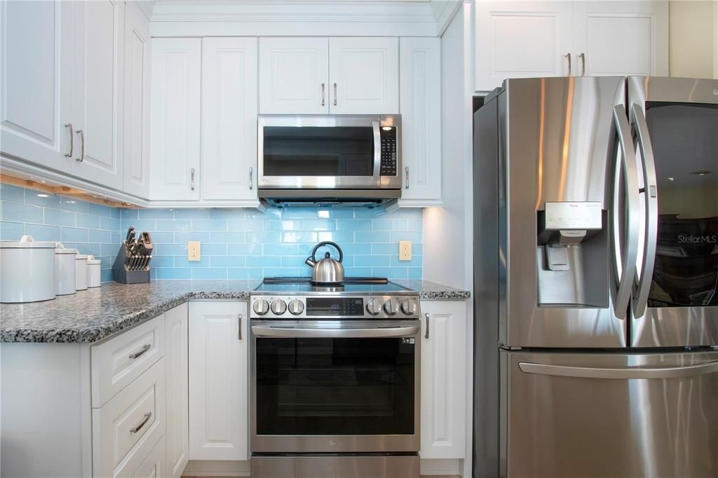 En Venta: $425,000 (2 camas, 2 baños, 2213 Pies cuadrados)