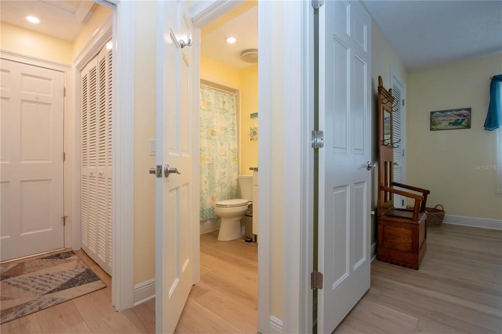 En Venta: $425,000 (2 camas, 2 baños, 2213 Pies cuadrados)