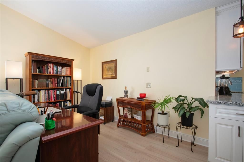 En Venta: $425,000 (2 camas, 2 baños, 2213 Pies cuadrados)