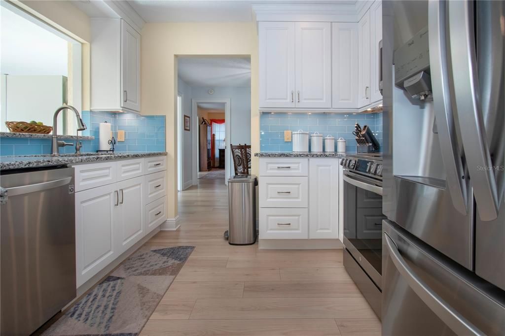 En Venta: $425,000 (2 camas, 2 baños, 2213 Pies cuadrados)