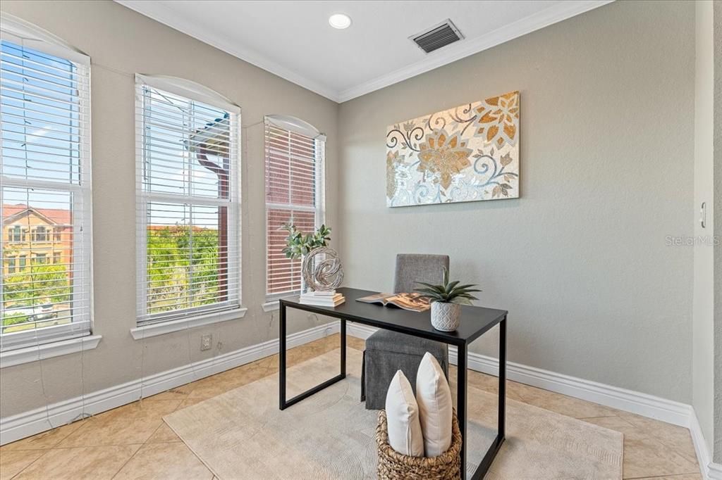 待售: $275,000 (2 贝兹, 2 浴室, 1230 平方英尺)