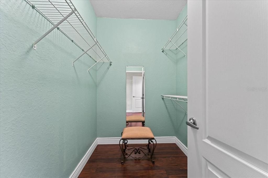 待售: $275,000 (2 贝兹, 2 浴室, 1230 平方英尺)