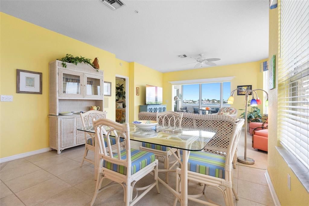 En Venta: $749,900 (3 camas, 2 baños, 1614 Pies cuadrados)