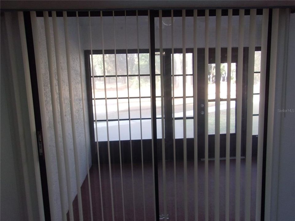 For Sale: $154,900 (2 beds, 2 baths, 996 Square Feet)