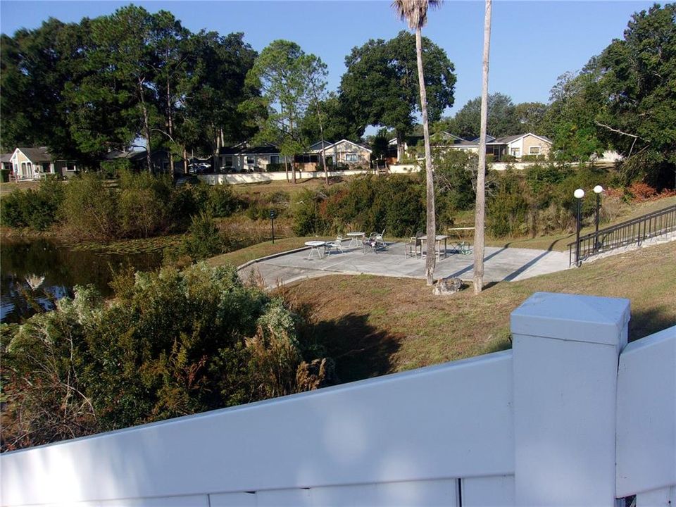 For Sale: $154,900 (2 beds, 2 baths, 996 Square Feet)