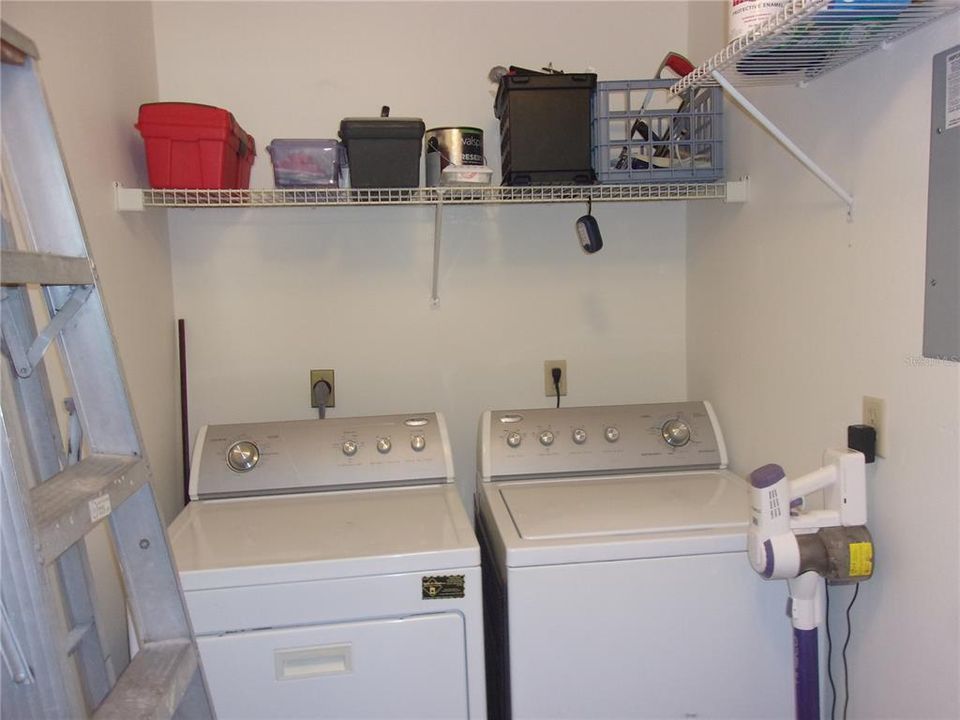 For Sale: $154,900 (2 beds, 2 baths, 996 Square Feet)