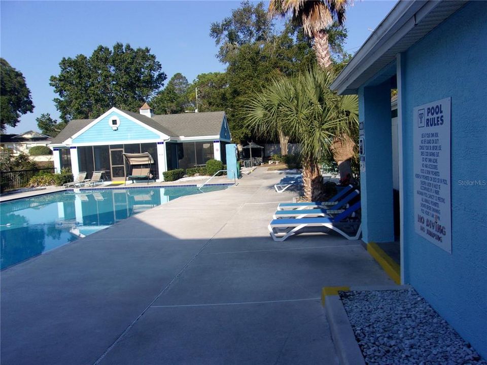 For Sale: $154,900 (2 beds, 2 baths, 996 Square Feet)