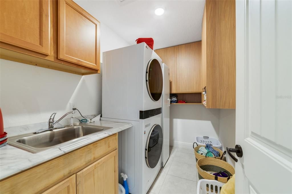 En Venta: $800,000 (5 camas, 3 baños, 3528 Pies cuadrados)