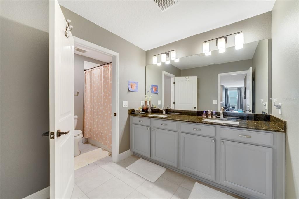 En Venta: $800,000 (5 camas, 3 baños, 3528 Pies cuadrados)