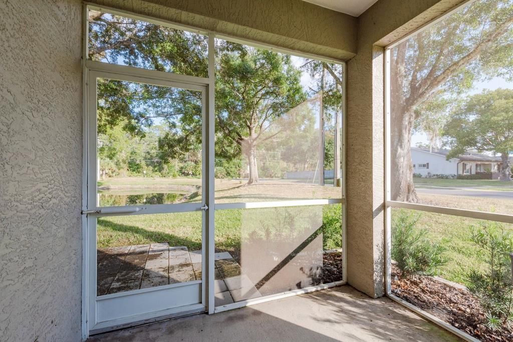 For Sale: $349,900 (2 beds, 2 baths, 1412 Square Feet)