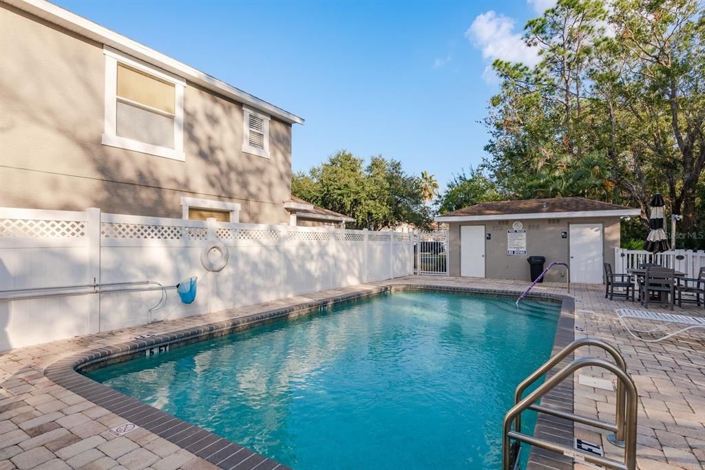 For Sale: $349,900 (2 beds, 2 baths, 1412 Square Feet)